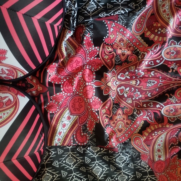 Beautiful One piece swimsuit - Picture 2 of 5